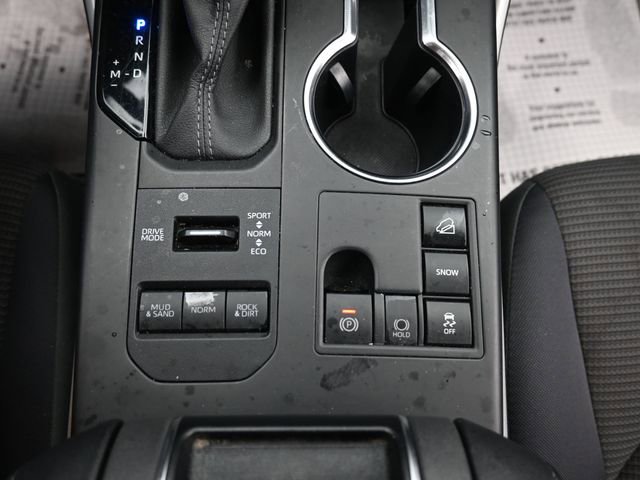 Used 2024 Toyota Highlander LE image 16