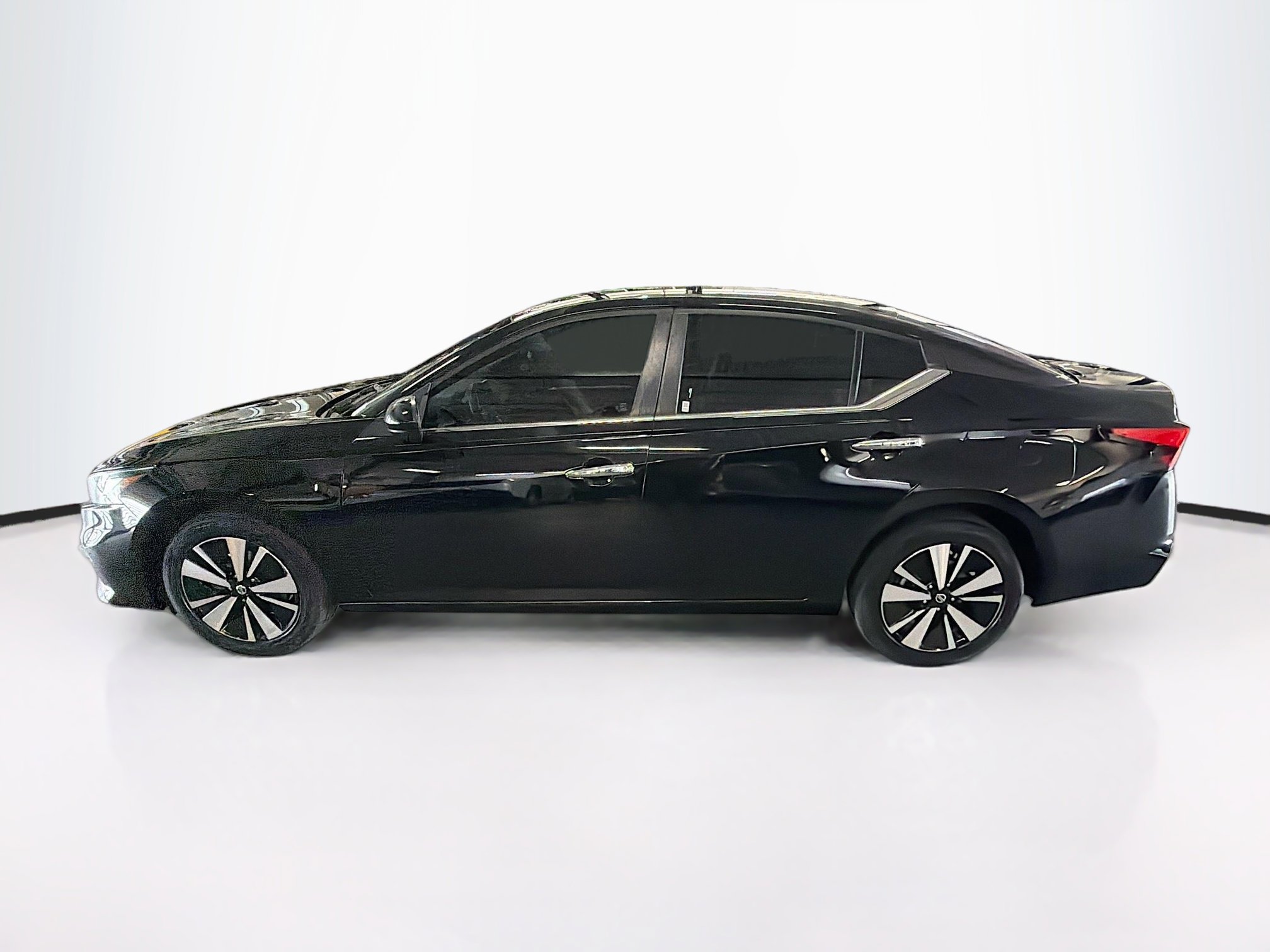 Used 2022 Nissan Altima 2.5 SV AWD/4WD image 4