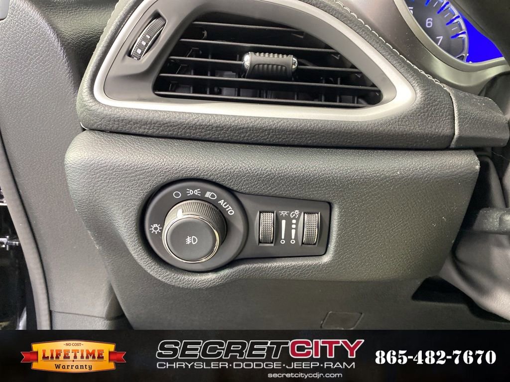 New 2026 Chrysler Pacifica Select w/ S Appearance Package image 15