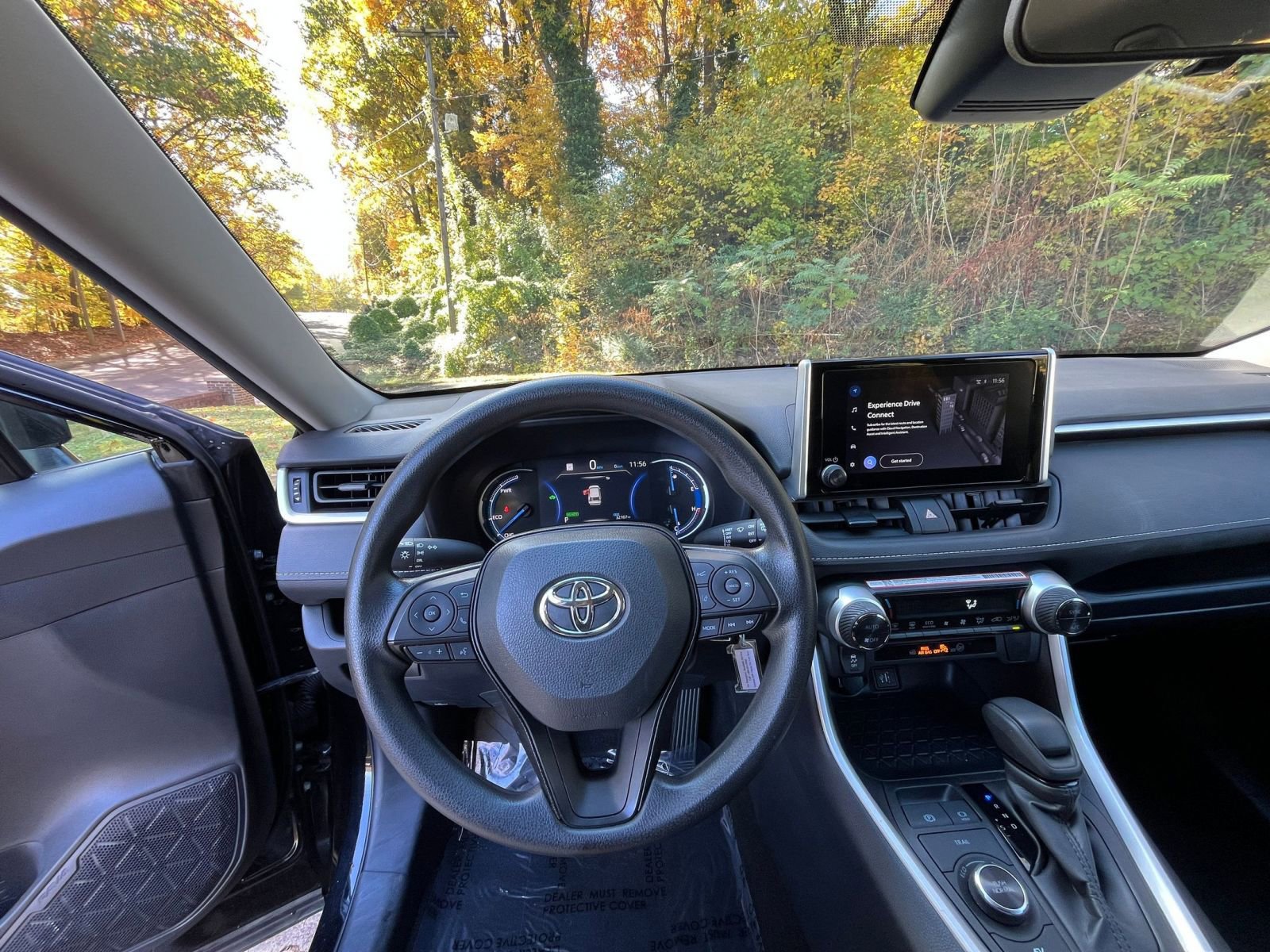 Used 2025 Toyota RAV4 LE image 30