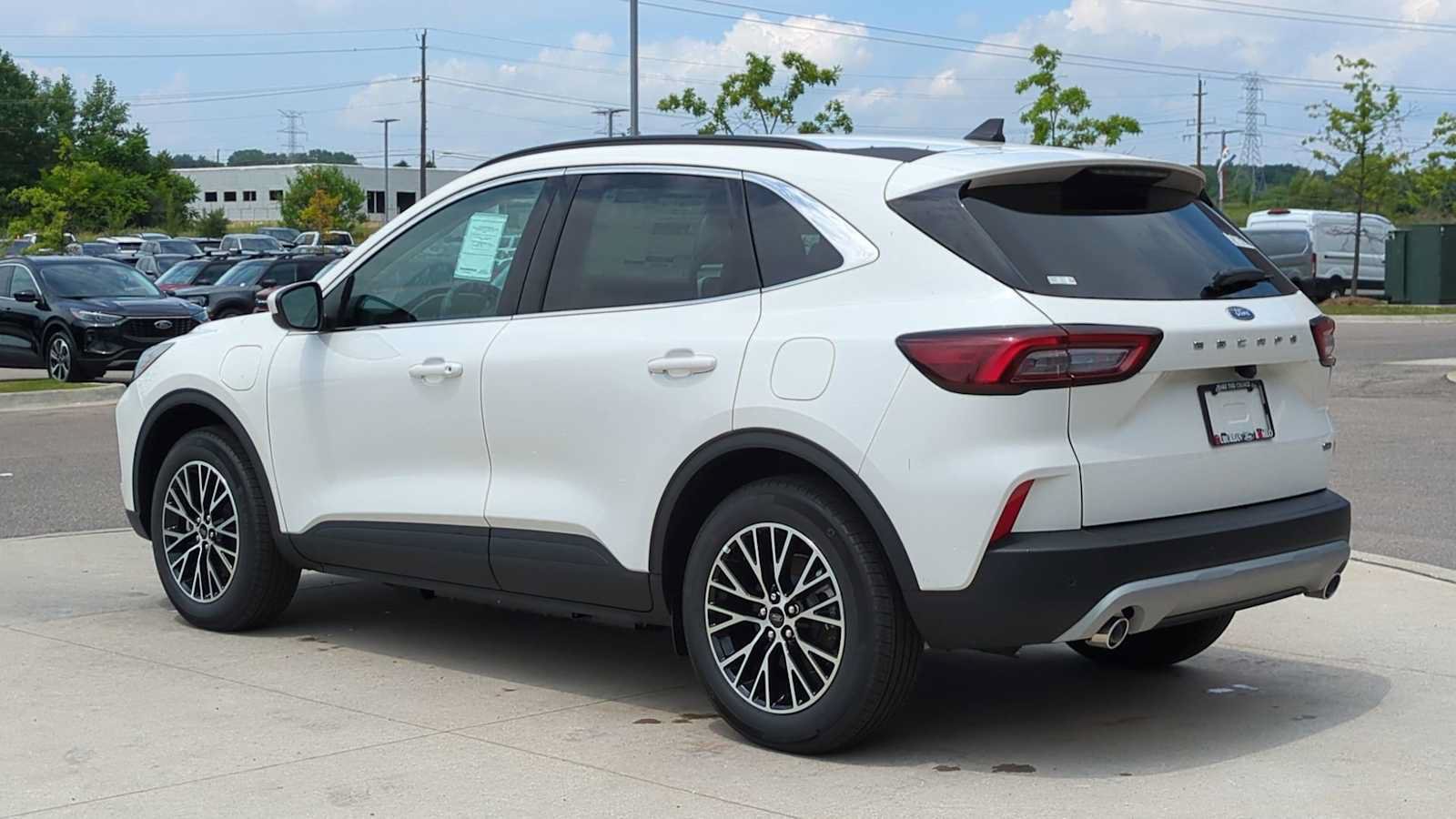 New 2025 Ford Escape SE FWD video 3