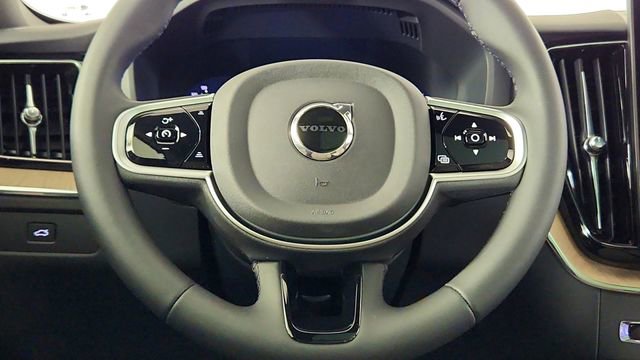 New 2026 Volvo XC60 B5 Plus w/ Climate Package PRO AWD/4WD image 25