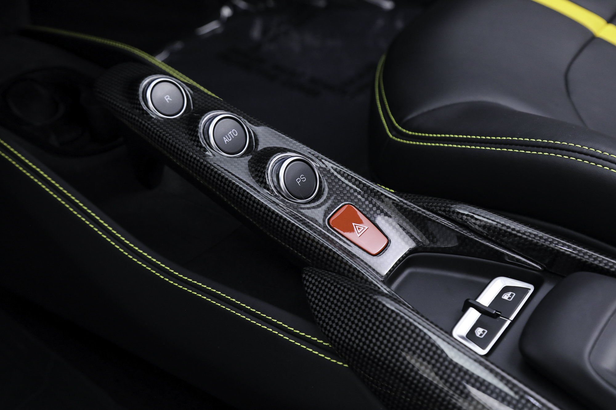 Certified 2022 Ferrari F8 Tributo RWD image 35