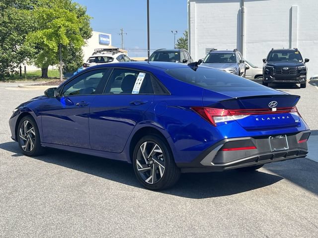 Certified 2025 Hyundai Elantra SEL FWD image 11