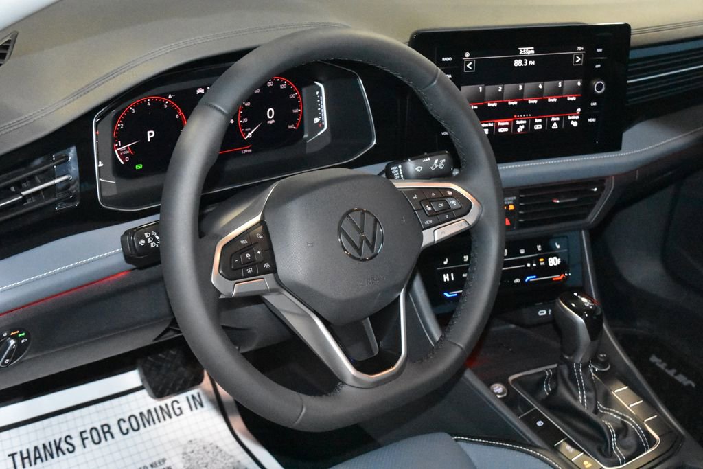Used 2026 Volkswagen Jetta SEL image 2