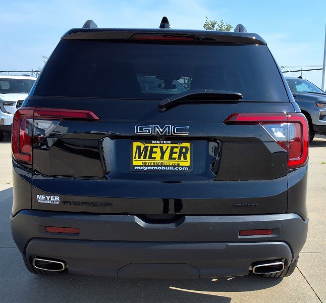 Used 2023 GMC Acadia SLE w/ Driver Convenience Package image 6