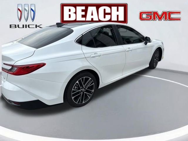 Used 2025 Toyota Camry XLE image 3