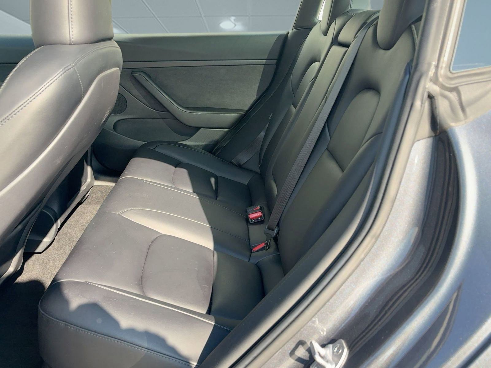 Used 2023 Tesla Model 3 Standard Range image 15