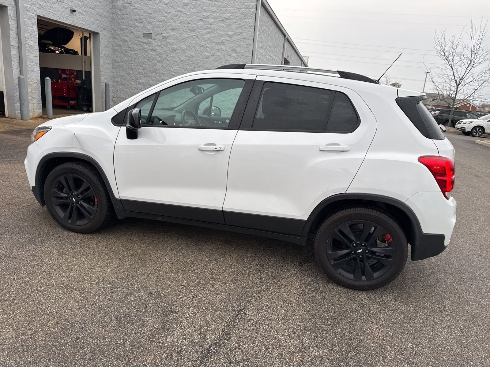 Used 2020 Chevrolet Trax LT w/ Redline Edition FWD image 12