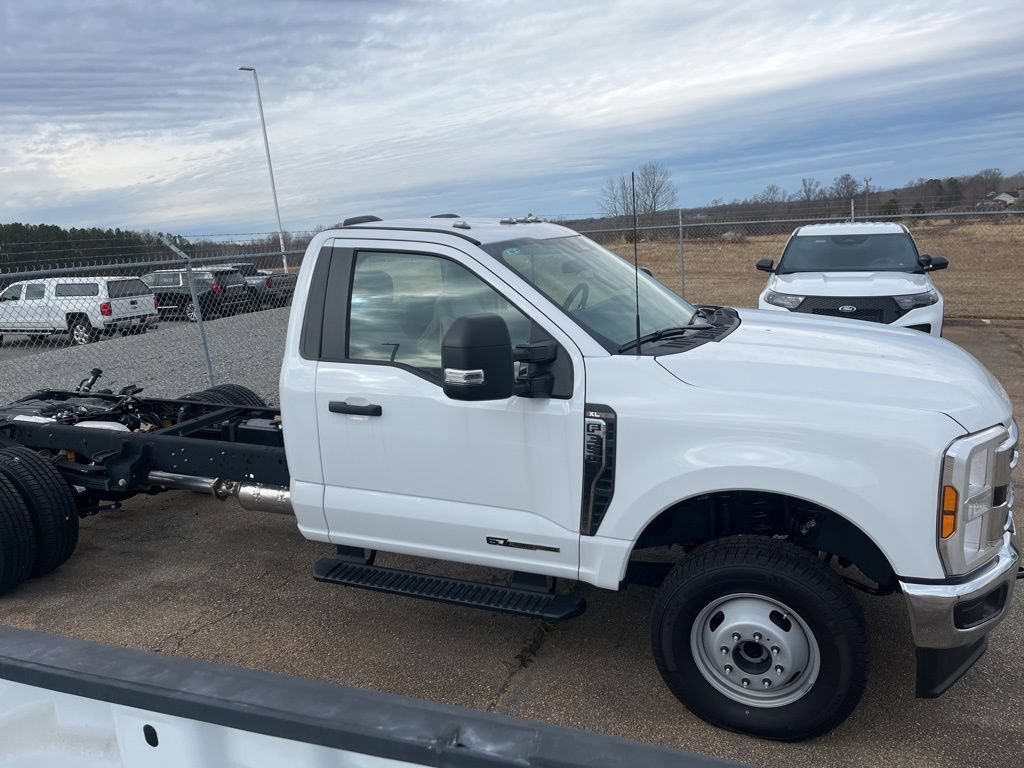 New 2024 Ford F350 XL w/ XL Chrome Package AWD/4WD image 5