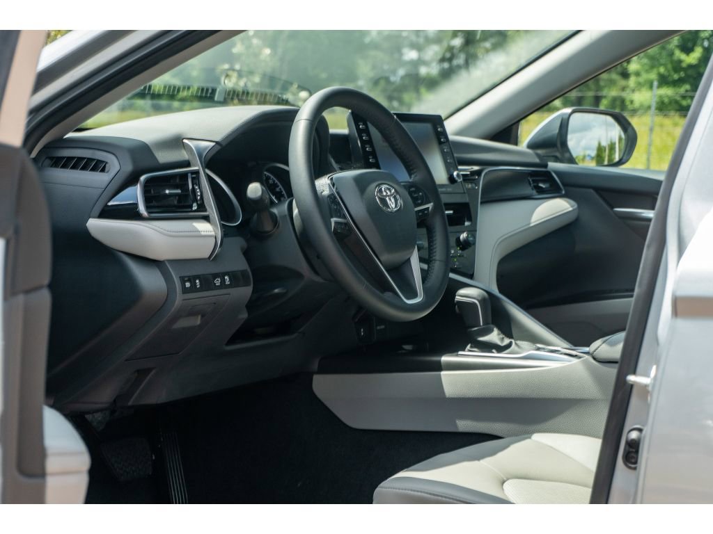 Used 2023 Toyota Camry XLE FWD image 11