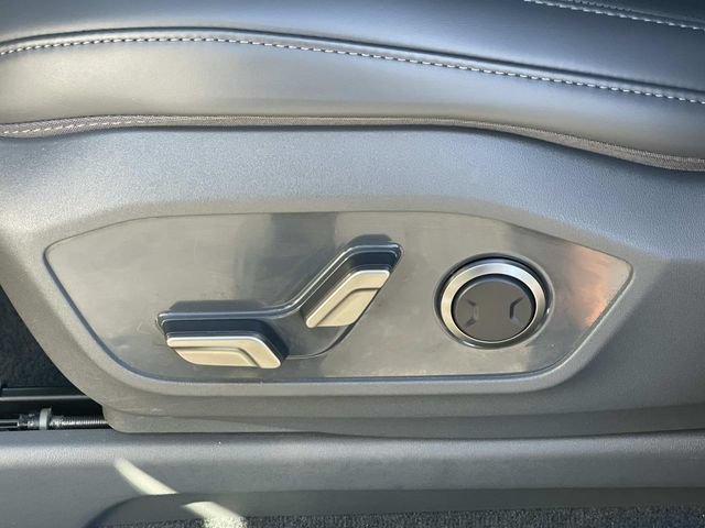 Used 2024 Kia EV9 Light Long Range RWD image 22