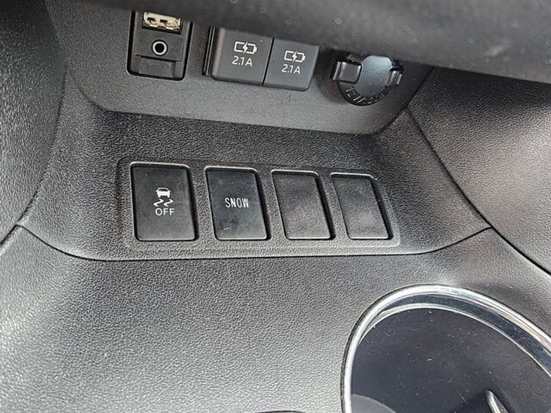 Used 2019 Toyota Highlander XLE image 27