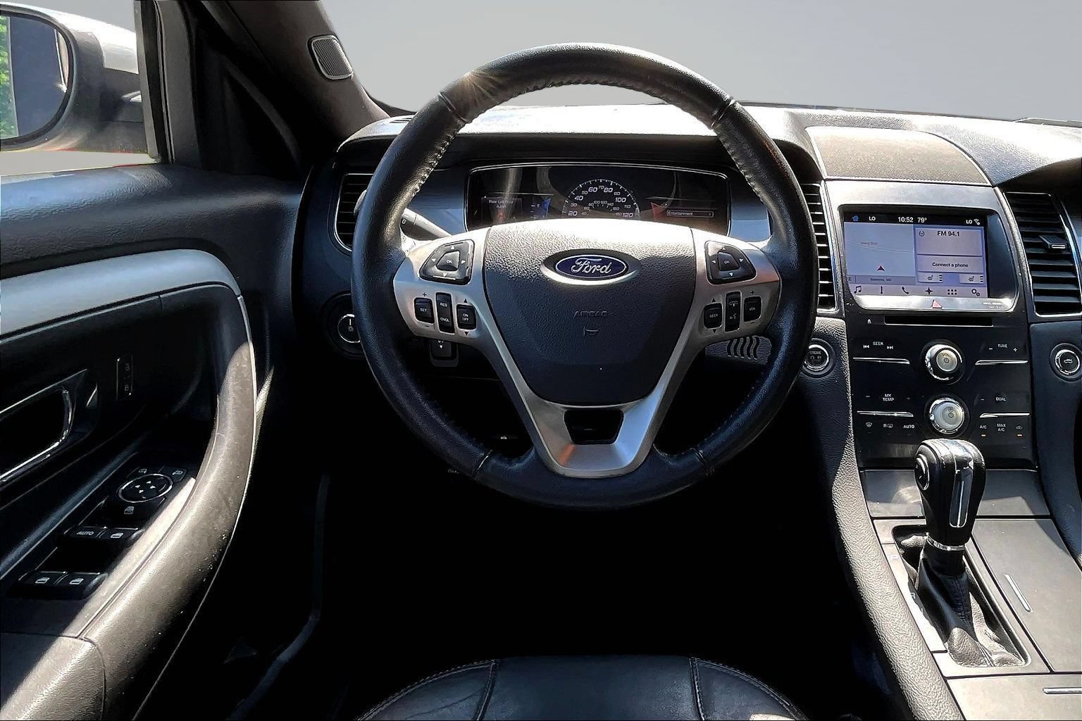 Used 2017 Ford Taurus SEL w/ Equipment Group 201A FWD image 7