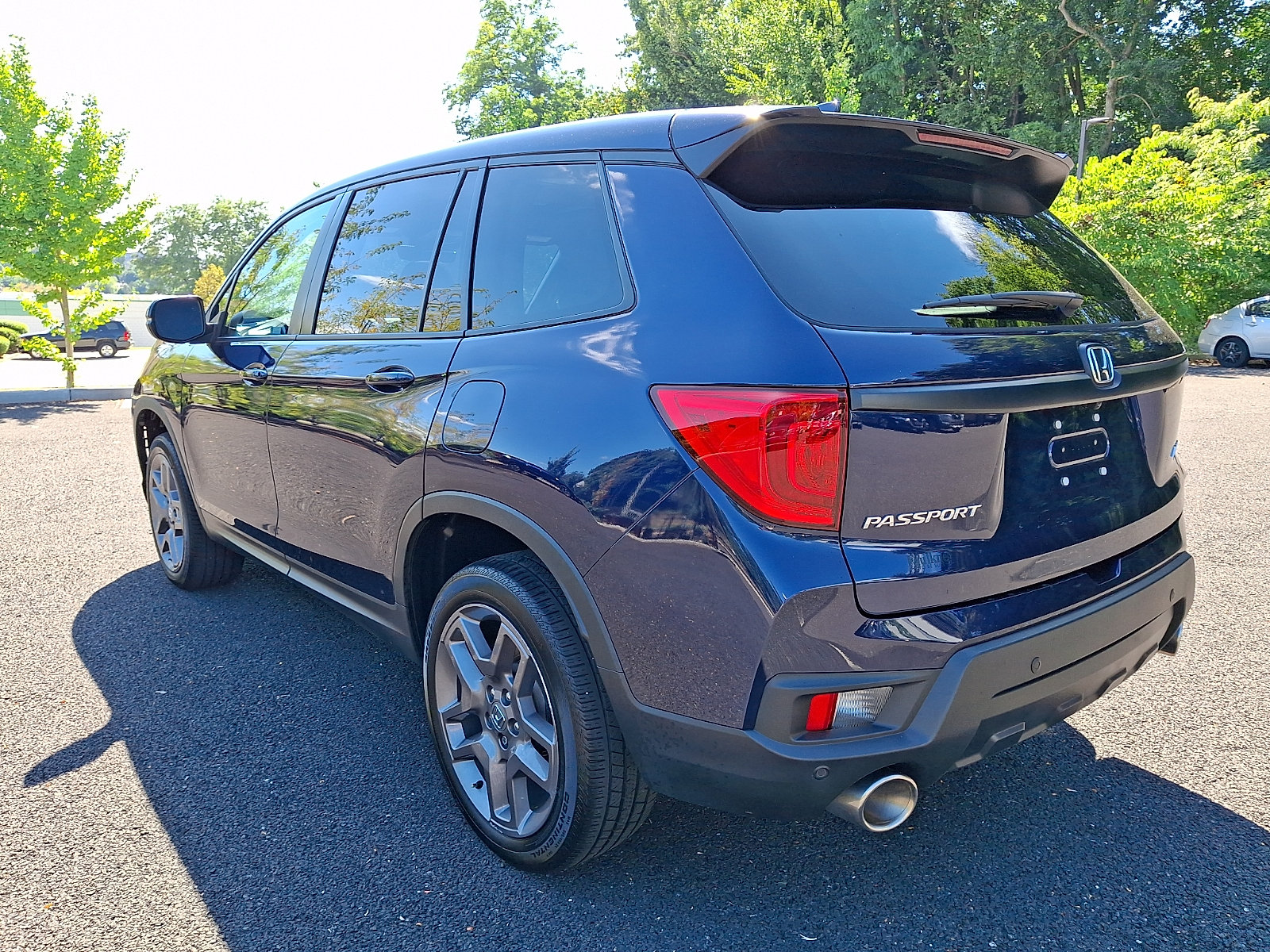Used 2023 Honda Passport EX-L image 4