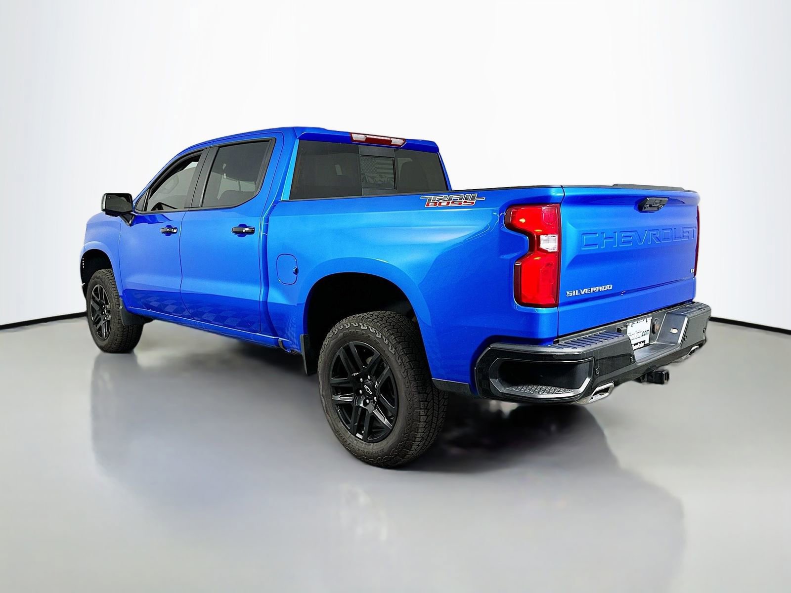Used 2025 Chevrolet Silverado 1500 LT Trail Boss w/ LT Trail Boss Premium Package AWD/4WD image 9