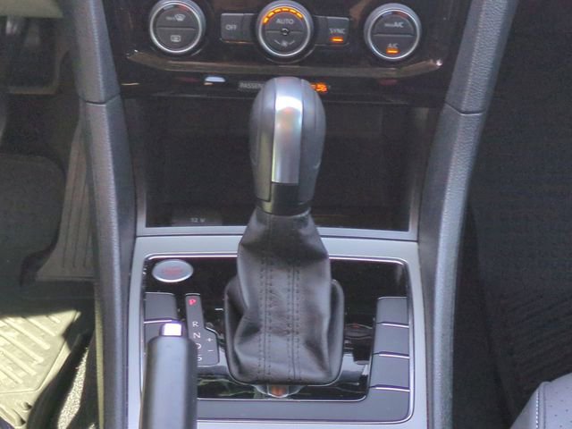 Used 2022 Volkswagen Passat 2.0T SE image 19