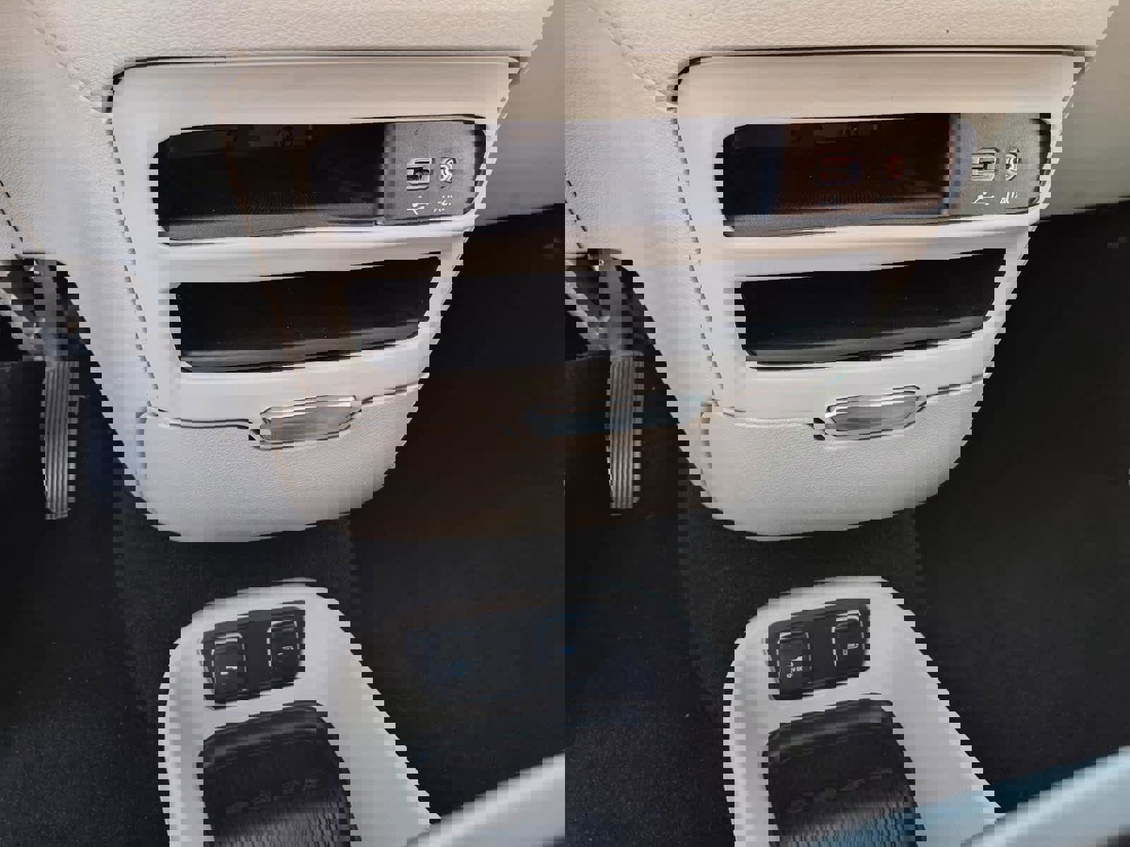 Used 2018 Chrysler Pacifica Touring Plus image 11