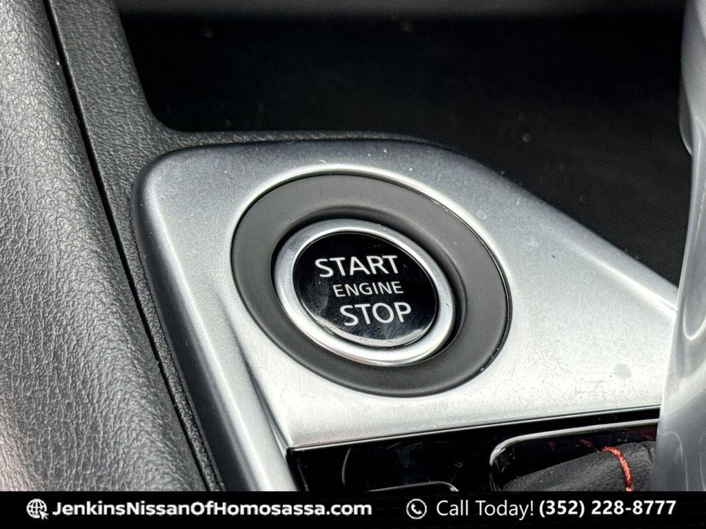 Certified 2025 Nissan Sentra SR image 19