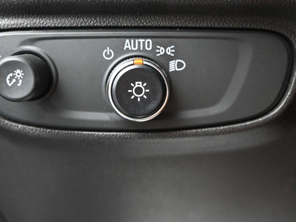 Used 2020 Chevrolet Equinox LT FWD image 28