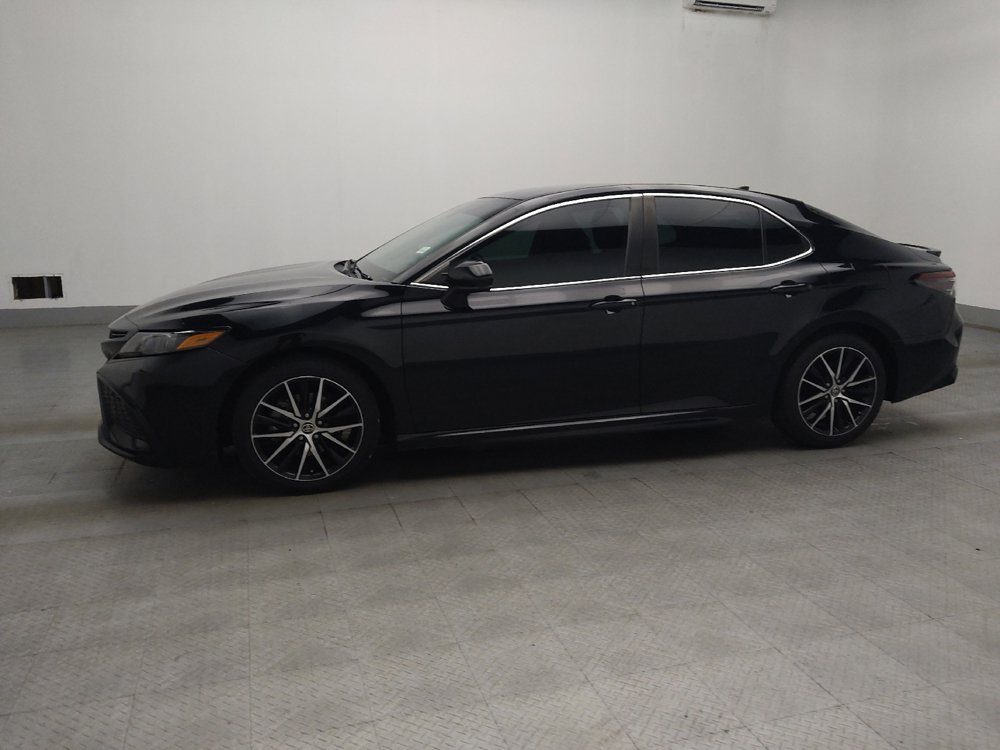 Used 2021 Toyota Camry SE FWD image 2