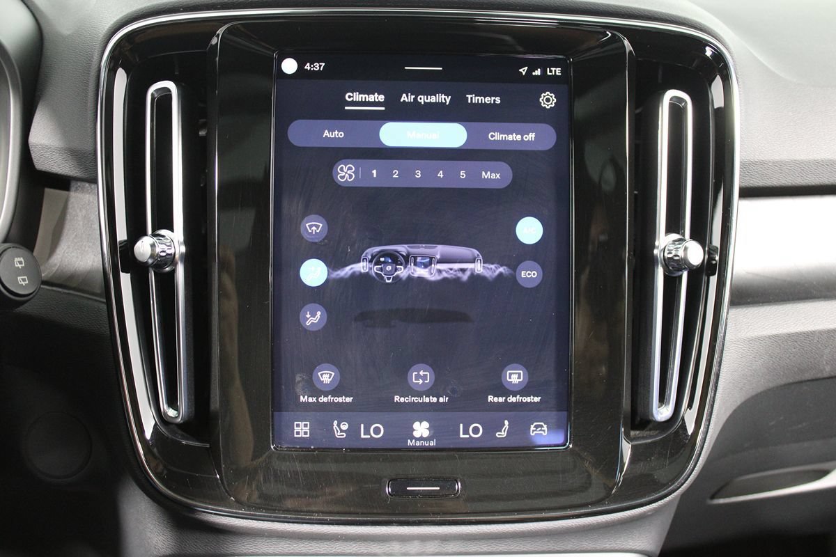 Used 2023 Volvo XC40 Recharge Ultimate AWD/4WD image 23