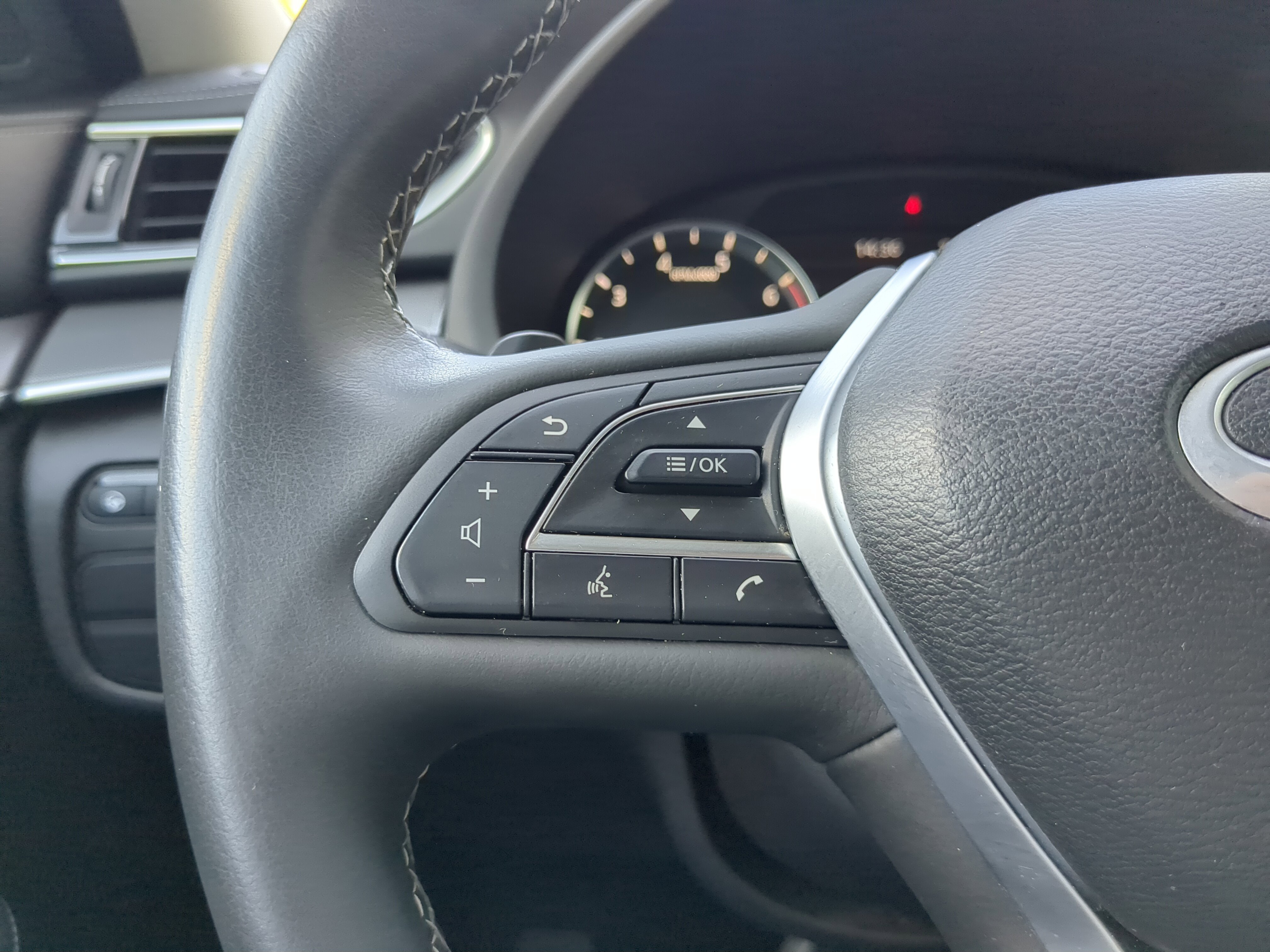 Certified 2023 INFINITI QX50 Luxe image 29