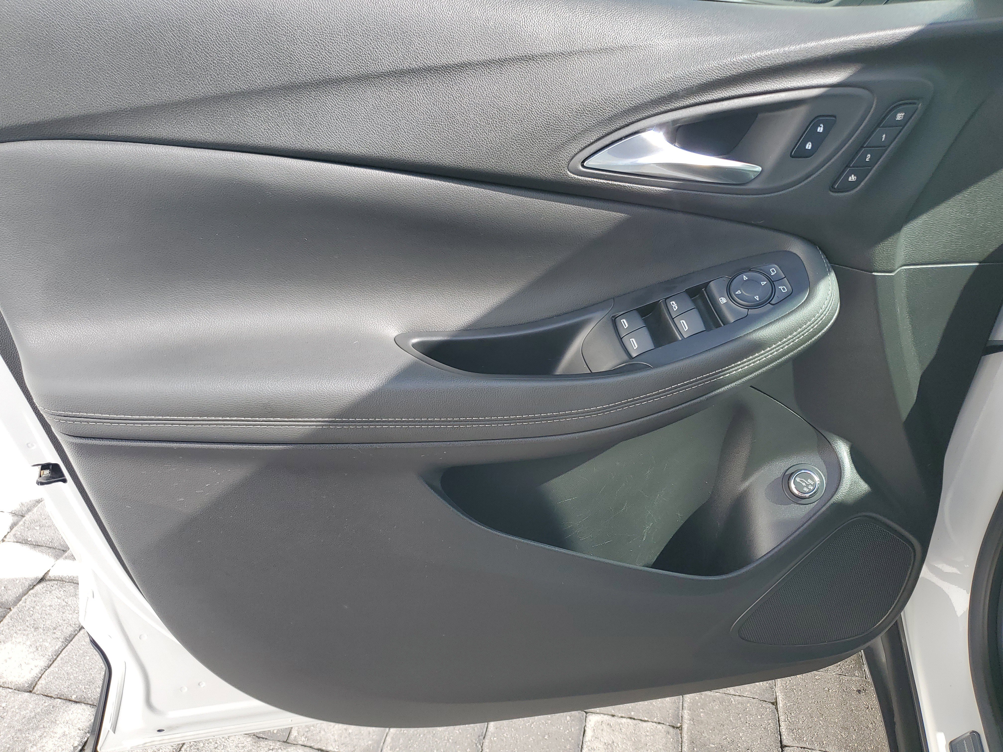 Certified 2023 Buick Encore GX Essence w/ Experience Buick Package image 18