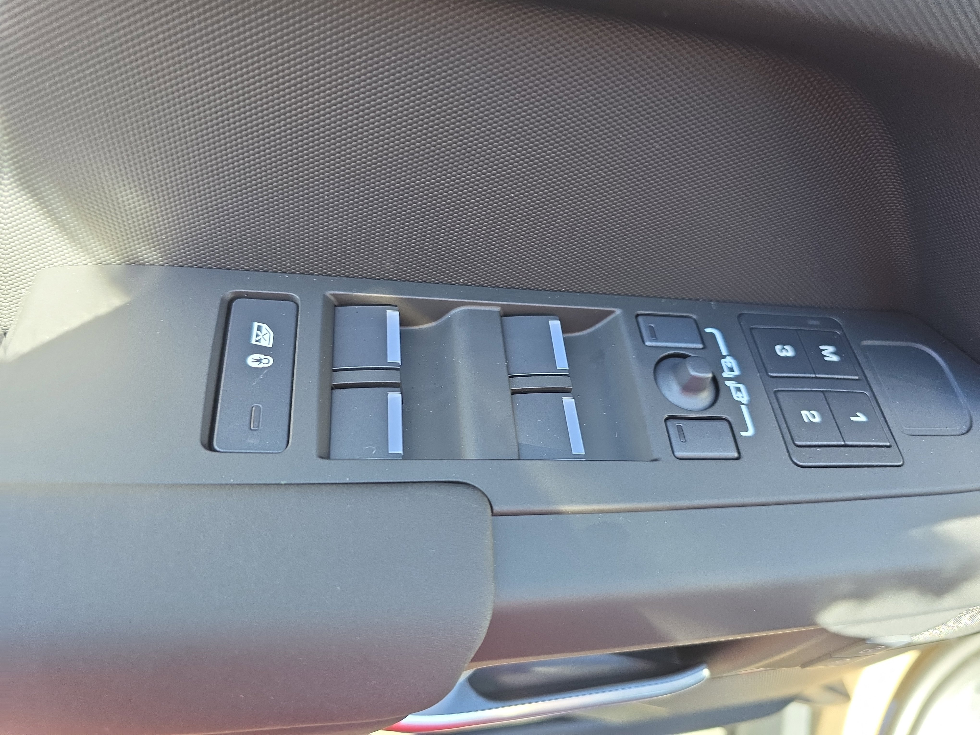 New 2026 Land Rover Defender 110 S image 26