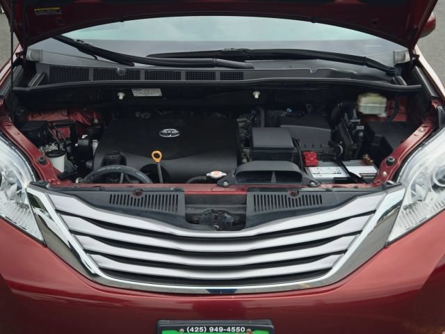 Used 2017 Toyota Sienna XLE w/ XLE Navigation Package FWD image 52