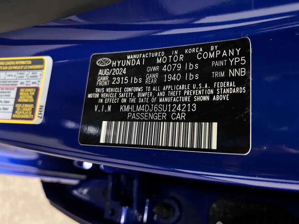 Used 2025 Hyundai Elantra Blue image 31