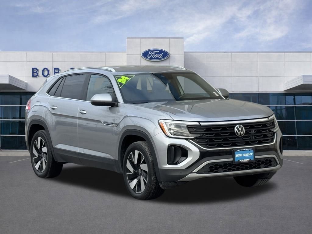 Used 2024 Volkswagen Atlas Cross Sport SE image 2