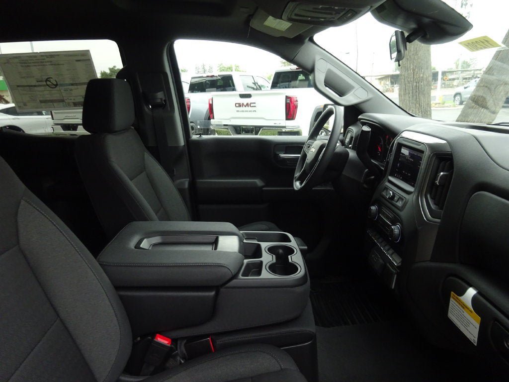 New 2026 Chevrolet Silverado 1500 Custom RWD image 16