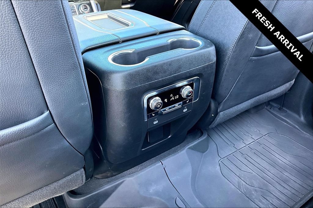 Used 2023 GMC Yukon XL Denali AWD/4WD image 11