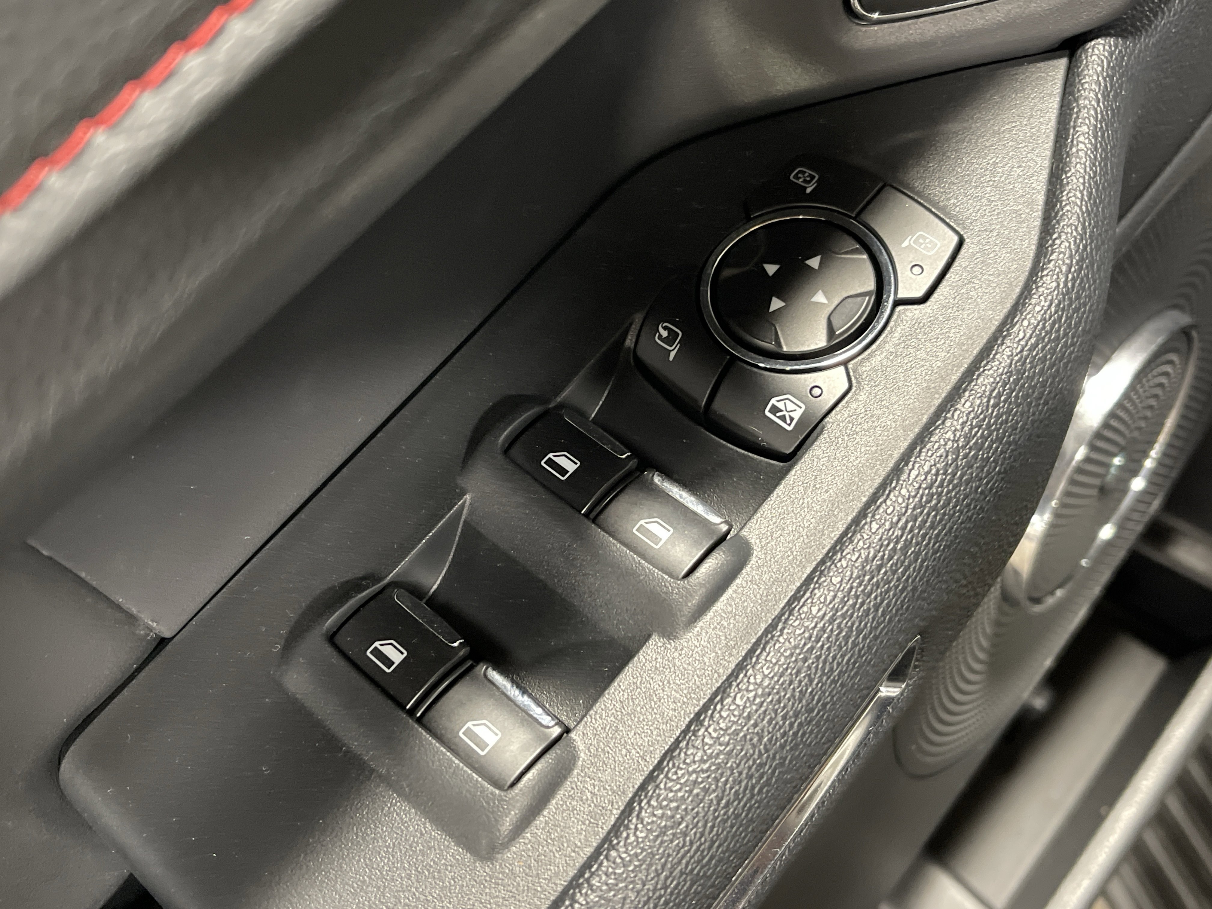 Used 2022 Ford Expedition Max Limited image 9