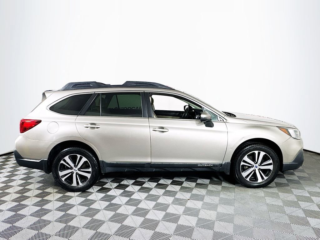 Used 2018 Subaru Outback 3.6R Limited image 8