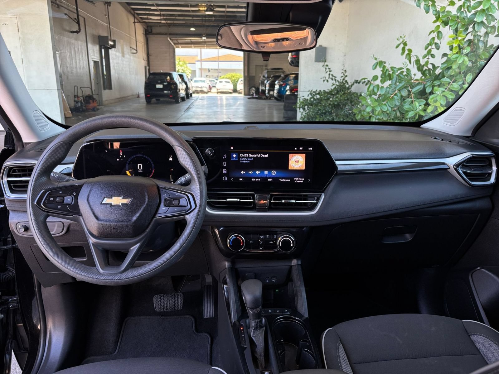 Used 2025 Chevrolet TrailBlazer LT FWD image 32