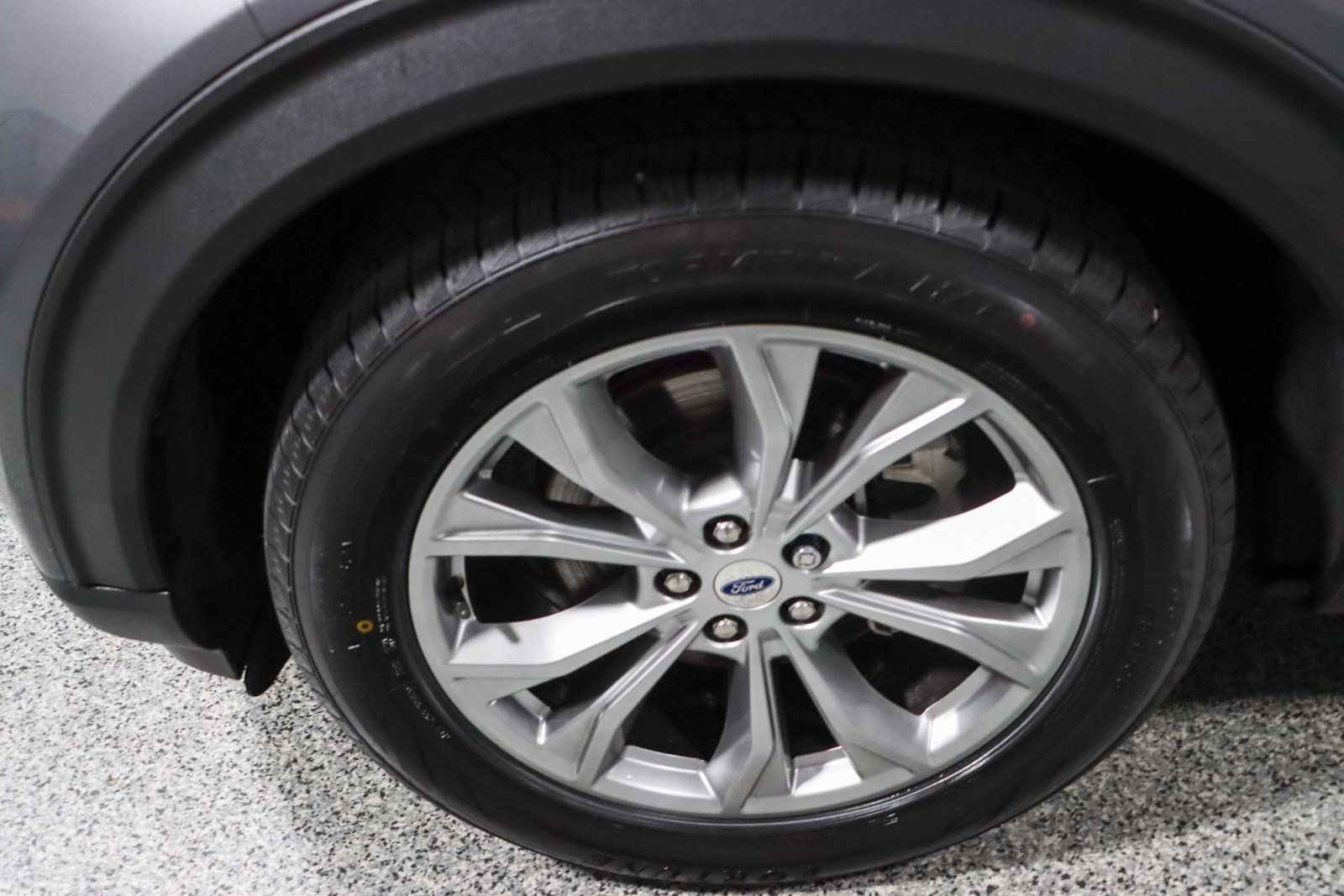 Used 2022 Ford Explorer Limited w/ Equipment Group 301A RWD image 11