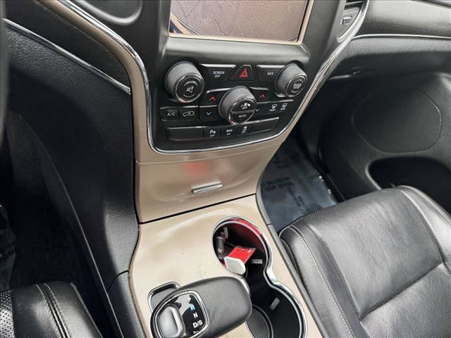 Used 2015 Jeep Grand Cherokee Limited w/ Luxury Group II AWD/4WD image 16