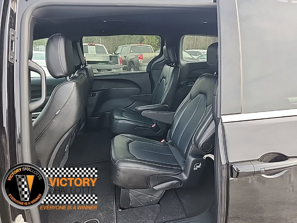 Certified 2025 Chrysler Pacifica Select image 25