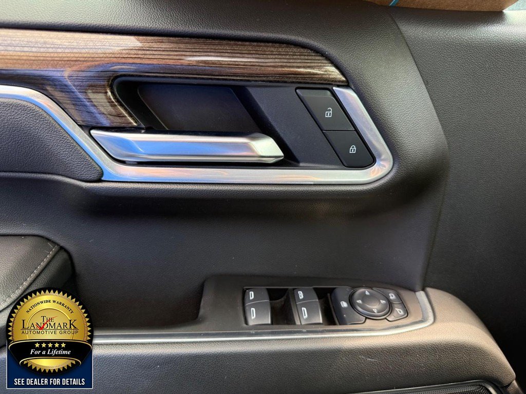Used 2025 Chevrolet Silverado 1500 LT AWD/4WD image 8