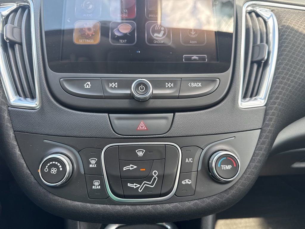 Used 2018 Chevrolet Malibu LT FWD image 36