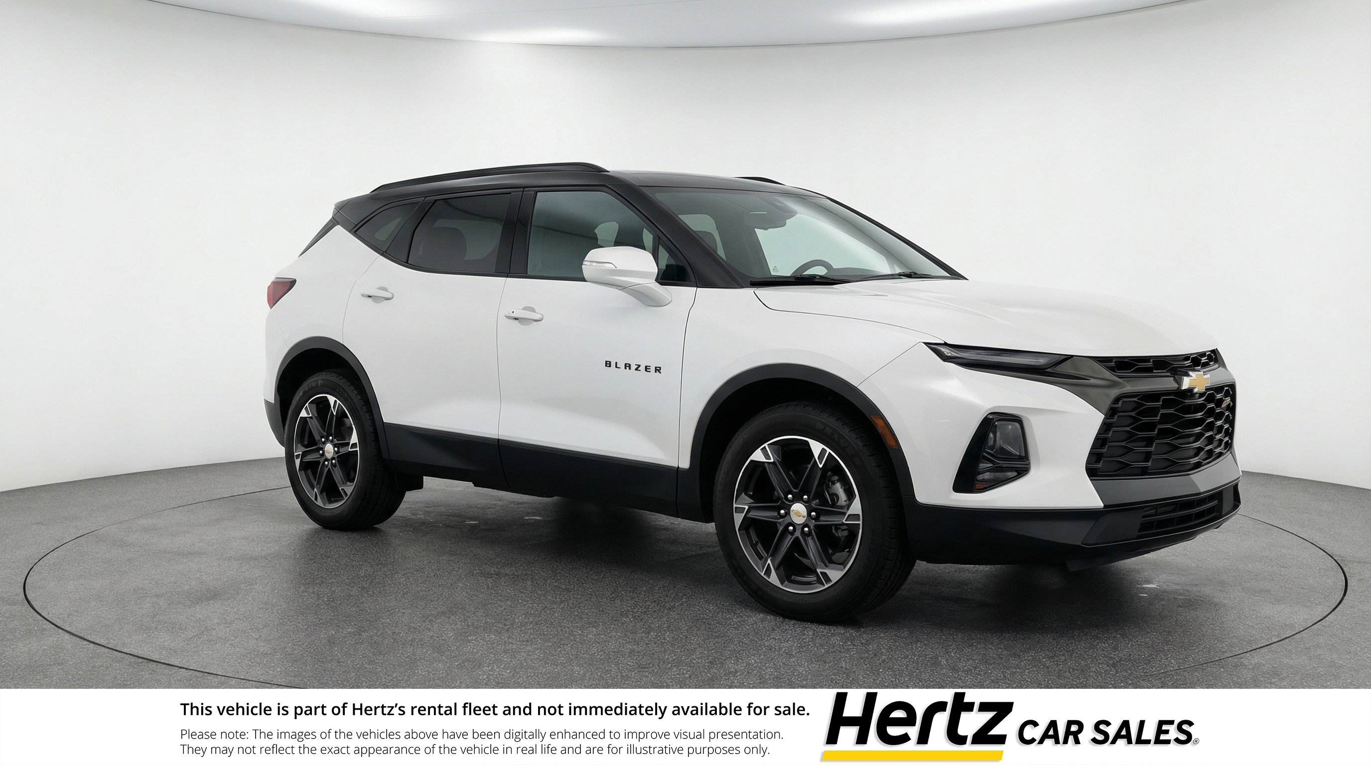 Used 2025 Chevrolet Blazer LT image 1