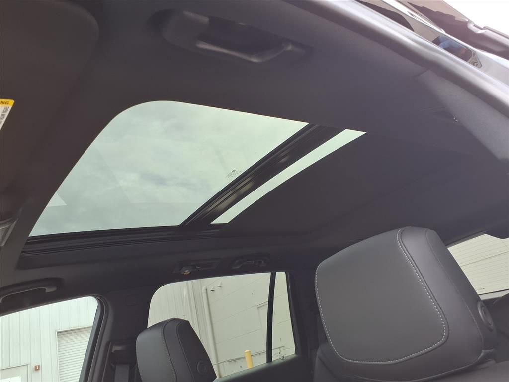 Used 2025 Cadillac XT6 Premium Luxury FWD image 22