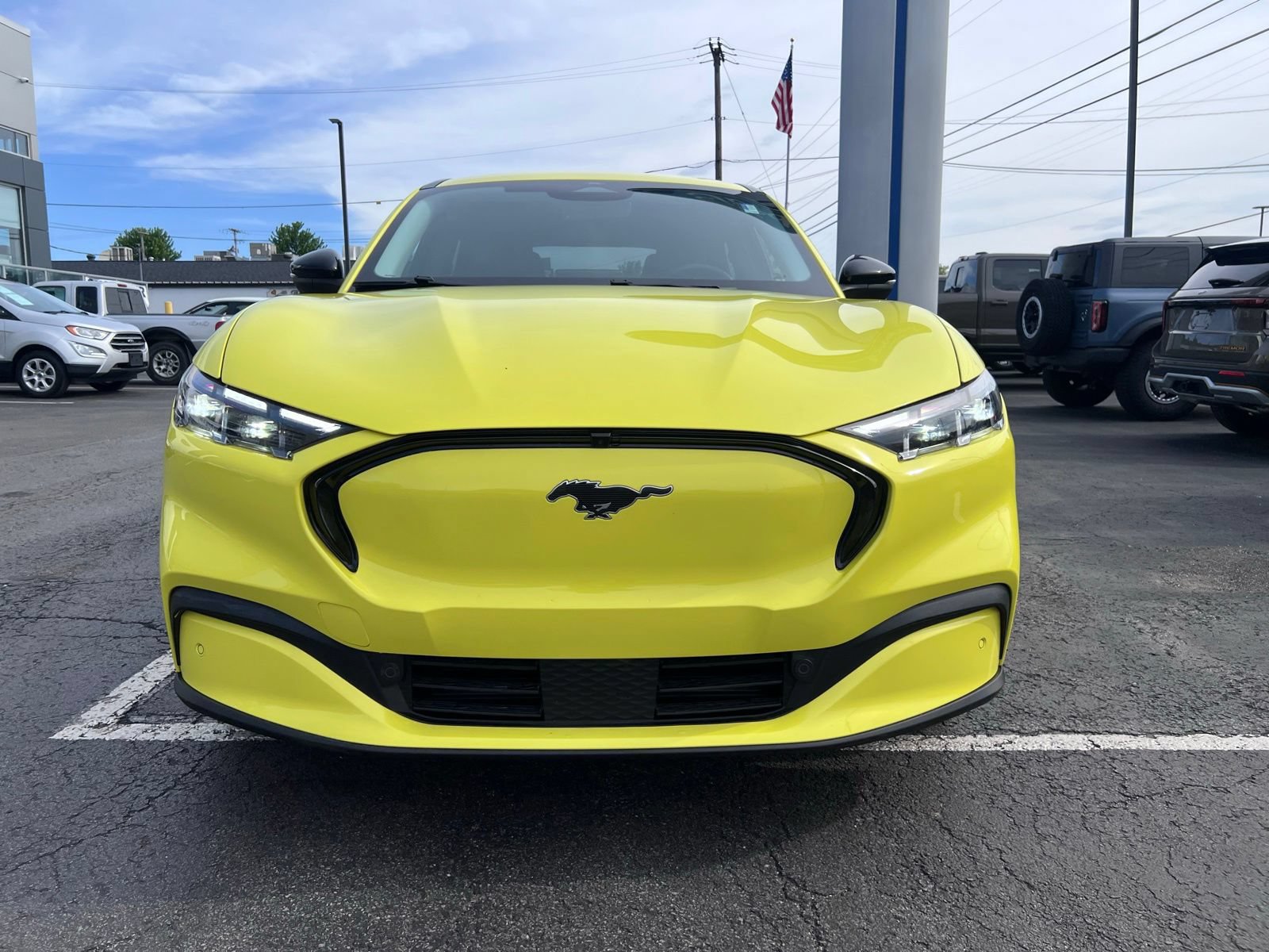 Certified 2025 Ford Mustang Mach-E Premium AWD/4WD image 3
