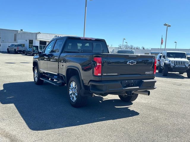 Used 2024 Chevrolet Silverado 2500 High Country w/ Technology Package AWD/4WD image 6