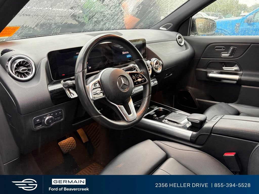 Used 2021 Mercedes-Benz GLA 250 4MATIC w/ Premium Package image 4