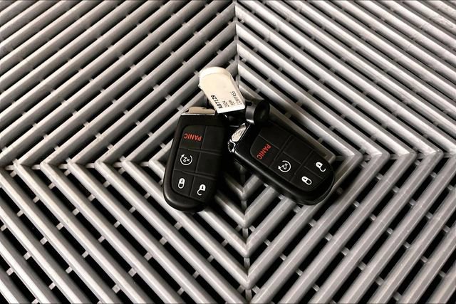 Used 2024 Jeep Compass Limited image 11