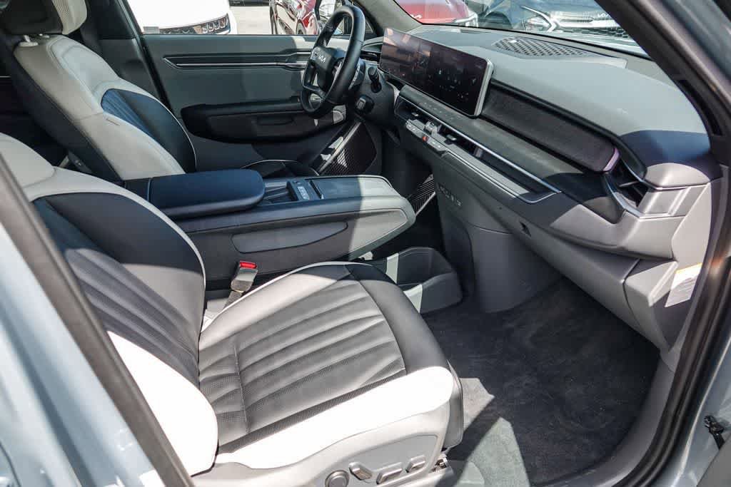 Certified 2024 Kia EV9 GT-Line AWD/4WD image 15