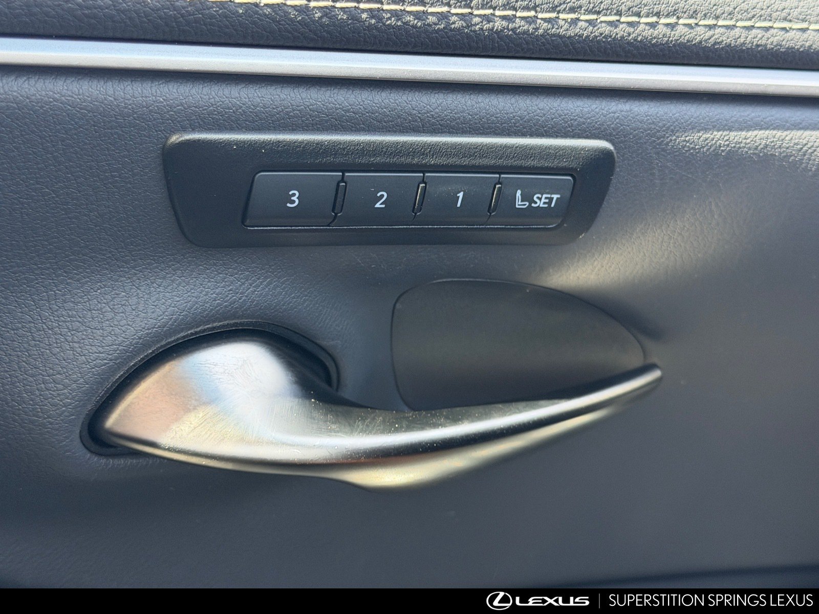 Certified 2025 Lexus ES 300h w/ Premium Package FWD image 18